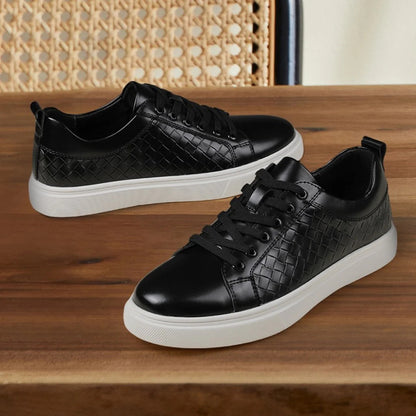 SNEAKER IN PELLE NERA CON TEXTURE INTRECCIATA